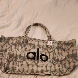 ALO YogaTote NWT